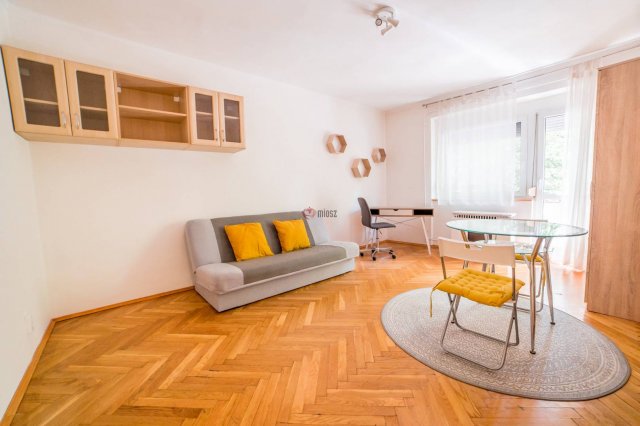 Kiadó téglalakás, albérlet, Szegeden, Petőfi Sándor sugárúton