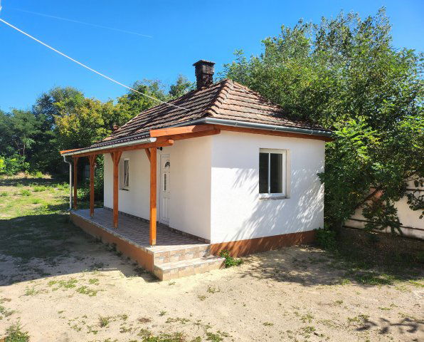 Eladó családi ház, Örkényen 39.9 M Ft, 2 szobás