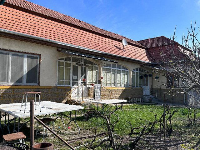 Eladó családi ház, Majosházán 99 M Ft, 3 szobás