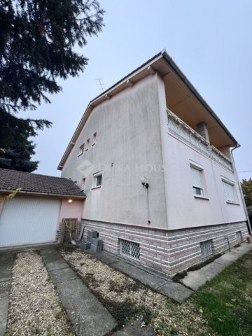 Eladó családi ház, Vecsésen 149.99 M Ft, 5 szobás