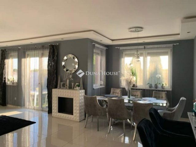 Eladó családi ház, Kerepesen 155 M Ft, 4 szobás