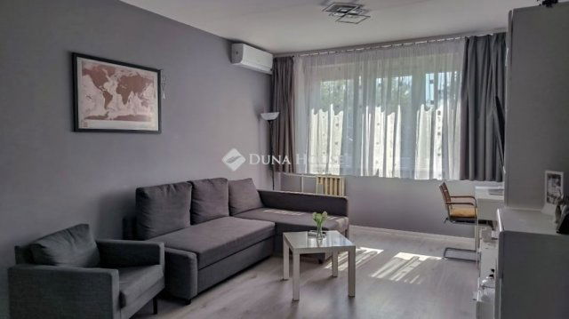 Eladó panellakás, Budapesten, III. kerületben 76.5 M Ft