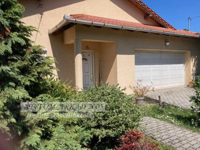 Eladó családi ház, Érden 138.4 M Ft, 5 szobás