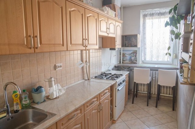 Eladó panellakás, Veszprémben 50 M Ft, 2 szobás