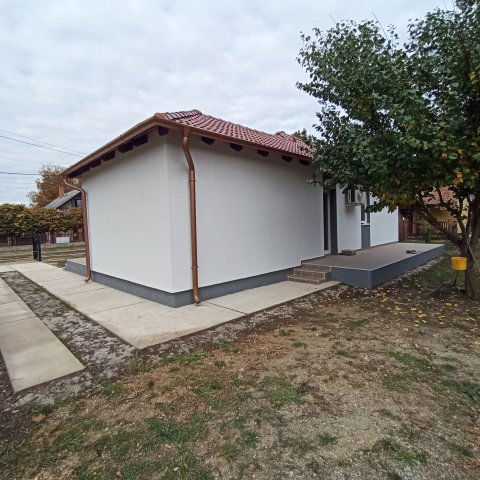 Eladó nyaraló, Abádszalókban 40 M Ft, 3 szobás