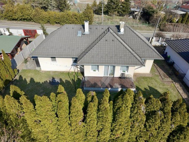 Eladó családi ház, Szadán 124.99 M Ft, 3 szobás