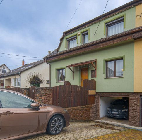 Eladó családi ház, XVII. kerületben, Kövirigó utcában