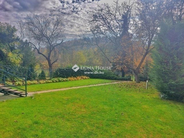 Eladó családi ház, Kerepesen 146.7 M Ft, 6 szobás