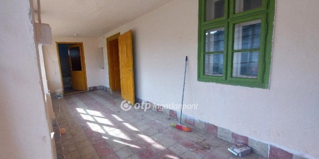 Eladó családi ház, Kunszentmártonban 8.75 M Ft, 3 szobás