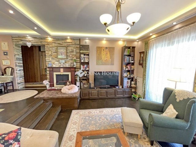 Eladó ikerház, Budapesten, II. kerületben 260 M Ft, 4 szobás