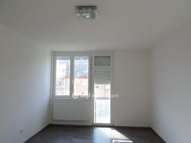 Eladó téglalakás, Tökölön 46.9 M Ft, 2 szobás