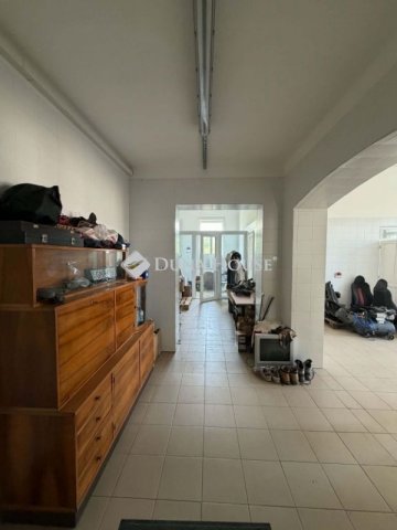 Kiadó ipari ingatlan, Kalocsán 270 E Ft / hó