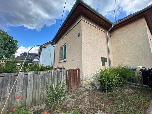 Eladó ikerház, Budapesten, III. kerületben 74.9 M Ft, 1 szobás