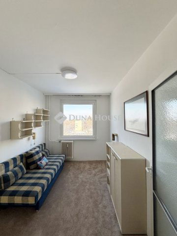 Eladó téglalakás, Debrecenben 75 M Ft, 3 szobás