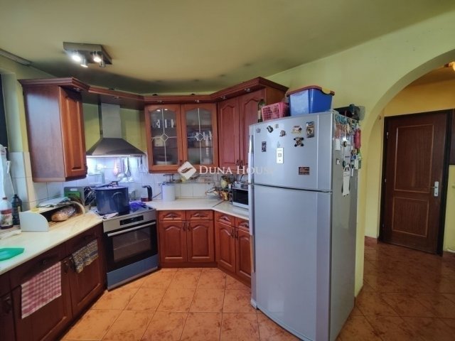 Eladó ikerház, Vecsésen 105 M Ft, 6 szobás