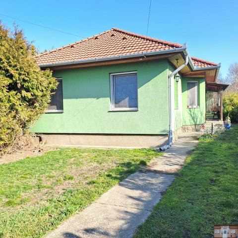 Eladó családi ház, Monoron 78.9 M Ft, 4 szobás