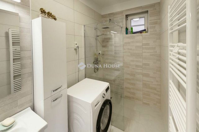 Eladó családi ház, Kecskeméten 94.9 M Ft, 5 szobás