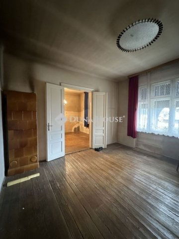 Eladó családi ház, Budapesten, XVIII. kerületben 56 M Ft