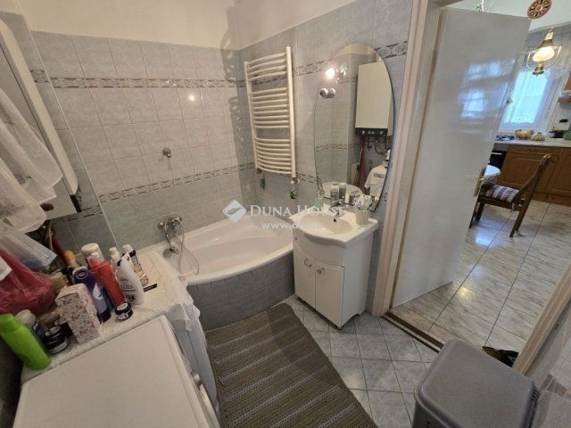 Eladó családi ház, Pécelen 89.9 M Ft, 3 szobás