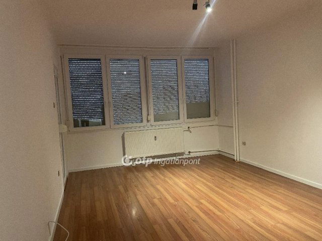 Kiadó panellakás, albérlet, Gyöngyösön 130 E Ft / hó