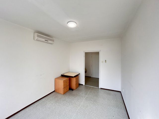 Kiadó iroda, Kaposváron, Raktár utcában 63 E Ft / hó, 1 szobás