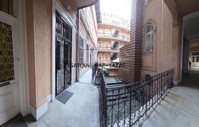 Eladó téglalakás, Budapesten, VIII. kerületben, József körúton