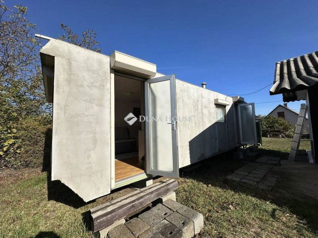 Eladó telek, Kulcson, Erősitő úton 15 M Ft