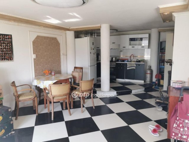 Eladó családi ház, Tiszaföldváron 10.99 M Ft, 3 szobás