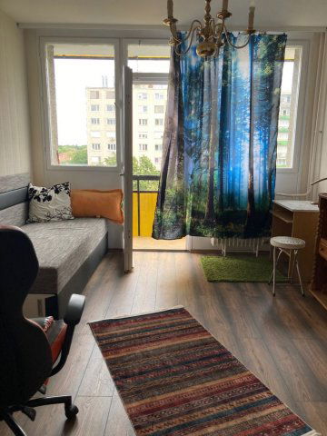 Kiadó panellakás, albérlet, Debrecenben 300 E Ft / hó, 3 szobás