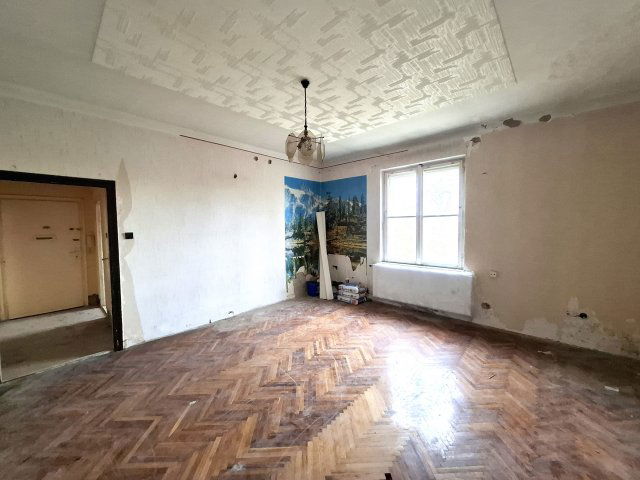 Eladó téglalakás, Szolnokon 23.9 M Ft, 1 szobás