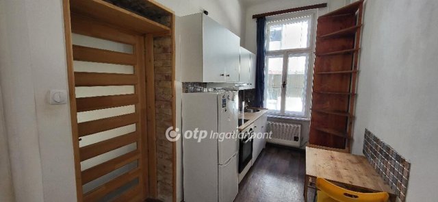 Eladó téglalakás, Budapesten, VI. kerületben 85 M Ft, 2+1 szobás