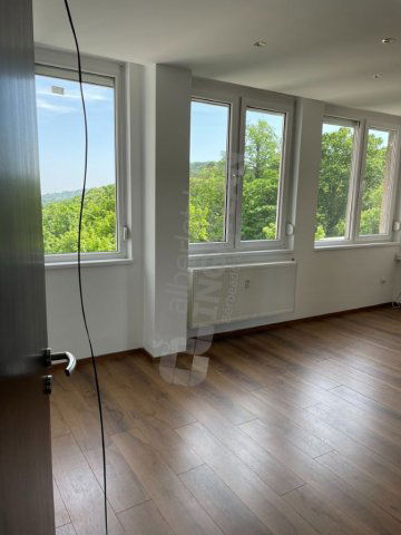 Eladó panellakás, Budapesten, II. kerületben, Budakeszi úton