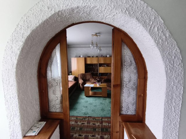 Eladó családi ház, Balatonfüreden 134.9 M Ft, 7 szobás