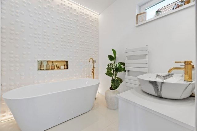 Eladó családi ház, Kozármislenyen 178.99 M Ft, 5 szobás