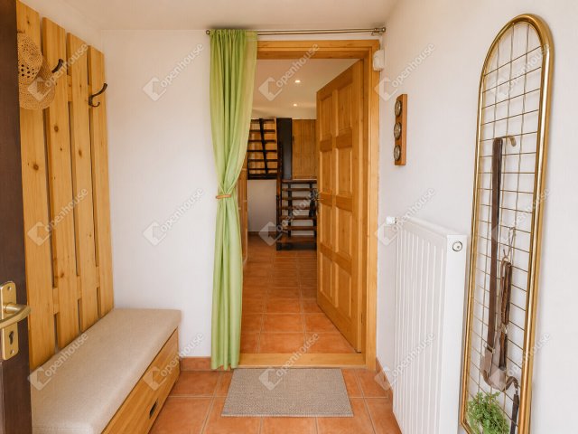 Eladó téglalakás, Székesfehérvárott 72 M Ft, 4 szobás