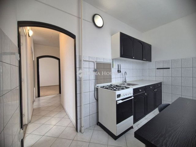 Eladó panellakás, Budapesten, III. kerületben 73.99 M Ft