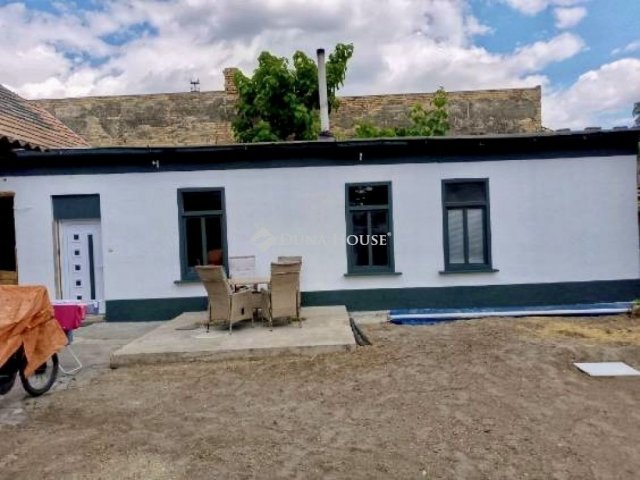 Eladó családi ház, Kiskunlacházán 20 M Ft, 3 szobás