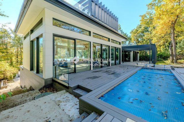 Eladó nyaraló, Pilisszentkereszten 675 M Ft, 6 szobás