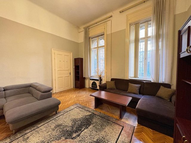Eladó téglalakás, Budapesten, VI. kerületben, Podmaniczky utcában