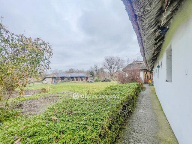 Eladó családi ház, Fehértón 128 M Ft, 2 szobás