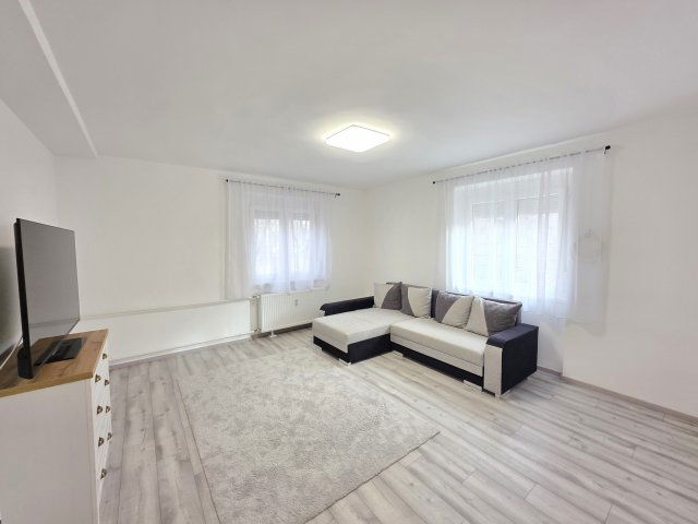 Eladó téglalakás, Dunaújvárosban 43.9 M Ft, 2 szobás