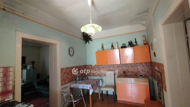 Eladó családi ház, Farmoson 19.4 M Ft, 2 szobás