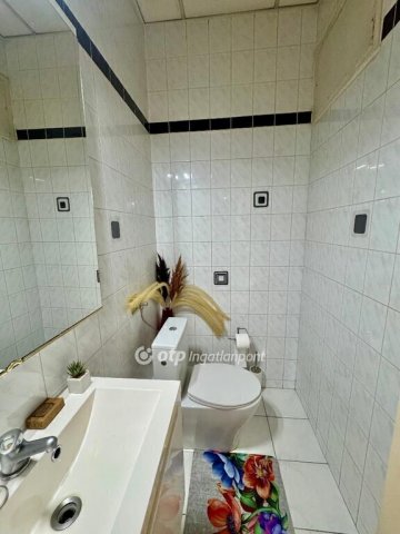 Eladó téglalakás, Budapesten, V. kerületben 94.9 M Ft