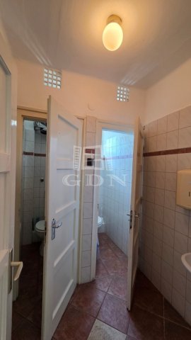 Kiadó iroda, Székesfehérvárott 36 E Ft / hó, 1 szobás