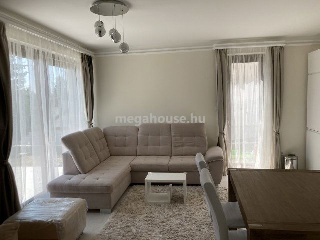 Kiadó ikerház, albérlet, Budaörsön 660 E Ft / hó, 4 szobás