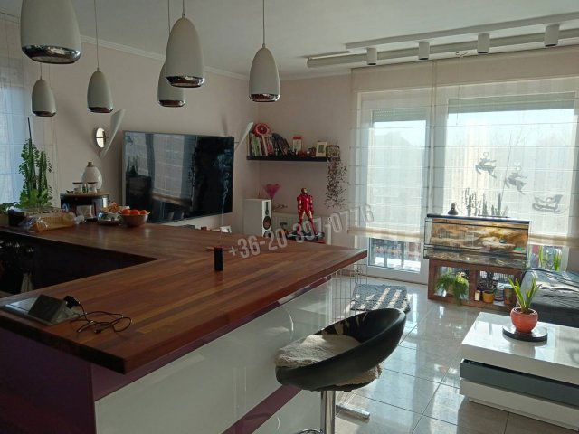 Eladó téglalakás, Győrött 83 M Ft, 3 szobás