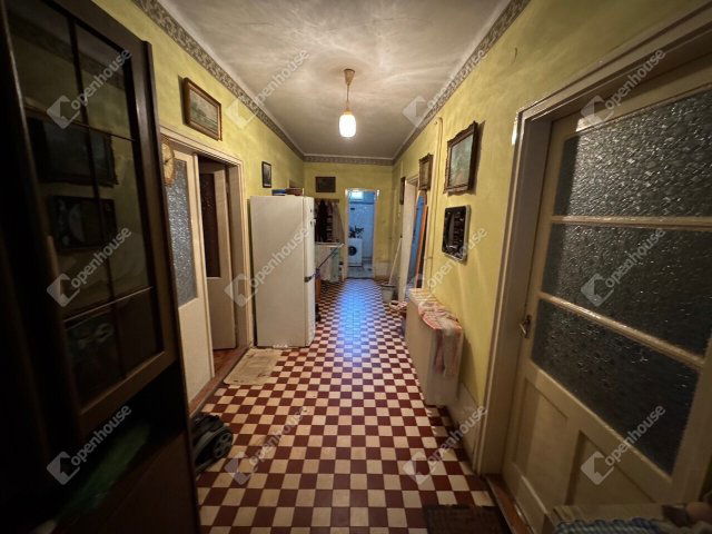 Eladó családi ház, Sárkeresztúron 18 M Ft, 3 szobás