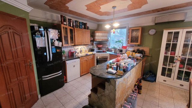 Eladó családi ház, Erdőkertesen 129.9 M Ft, 6 szobás