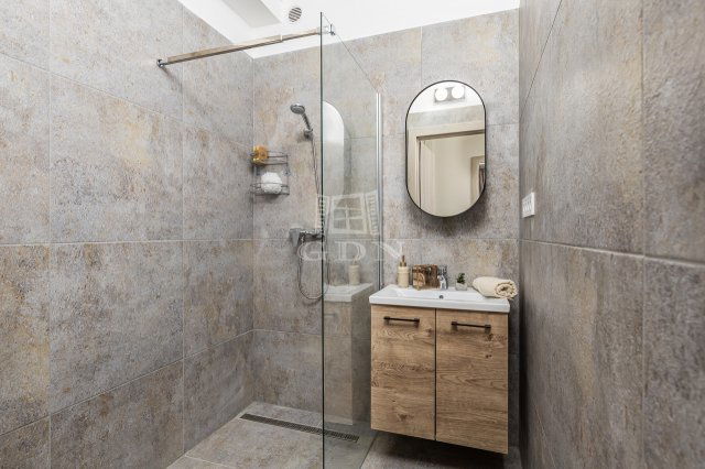 Eladó téglalakás, Budapesten, VII. kerületben 84.9 M Ft