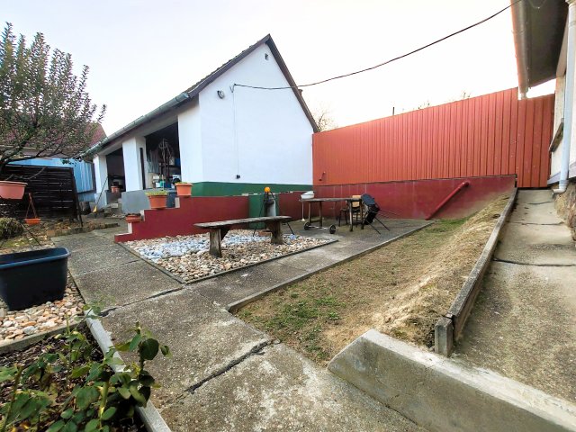 Eladó családi ház, Bonyhádon 62 M Ft, 4 szobás